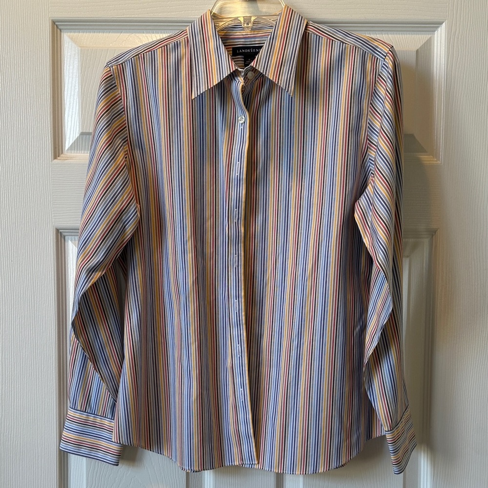Like New Land’s End Wrinkle Resist Button down Blouse